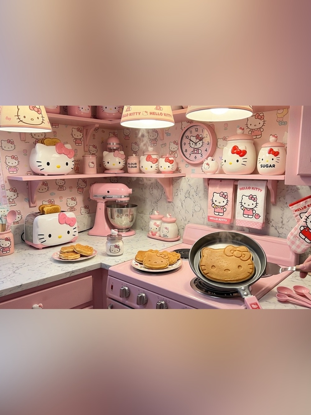 Hello Kitty Pink Character Pancake Pan with Bow Design small pancake size NWT